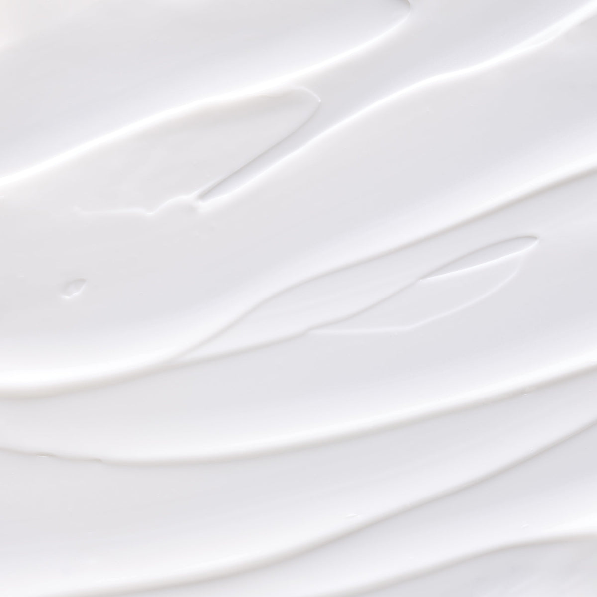 Comfort Zone Sublime Skin Neck & Décolleté Fluid lightweight white fluid texture swatch