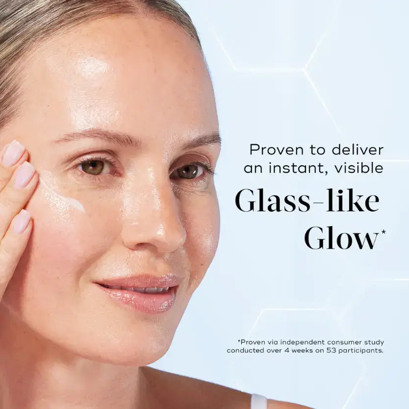 Medik8™ Niacinamide Peptides promoting a glass-like glow and clearer skin in 7 days.